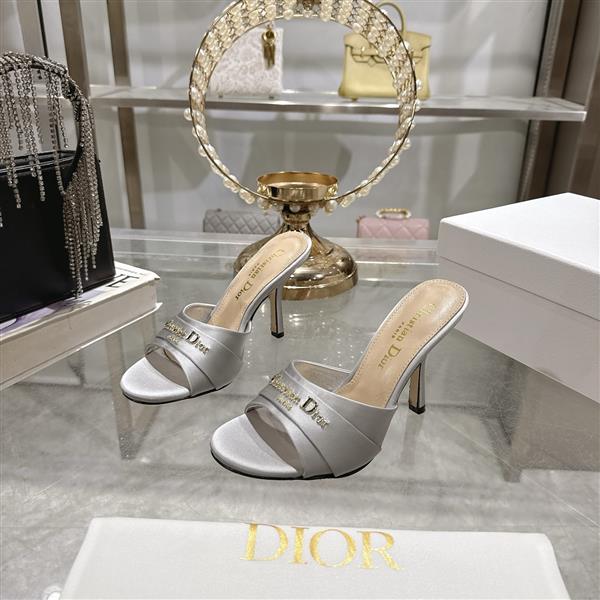 20251128184321654 250